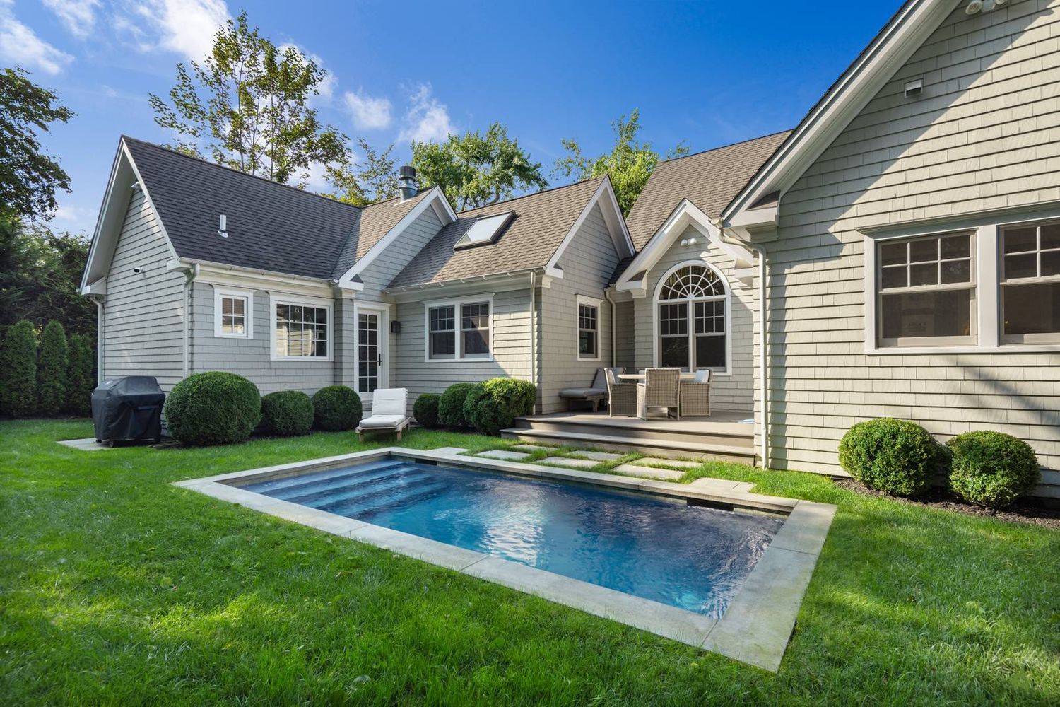 61 Dayton Lane East Hampton, NY 11937 - Photo 16 of 20 Landscaped Back yard