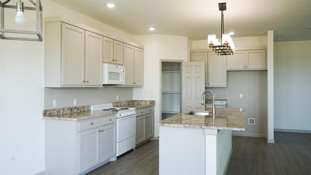 1011 Springview Lane Mabank, TX 75147 - Photo 9 of 12