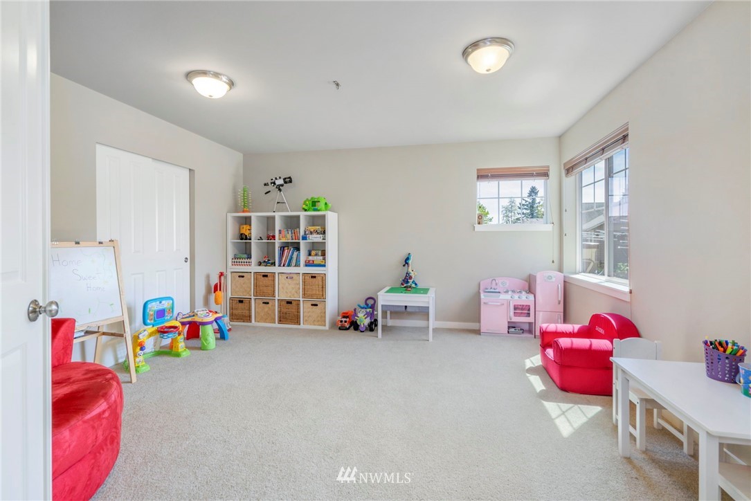 4800 Northeast 3rd Place Renton, WA 98059 - Photo 14 of 21