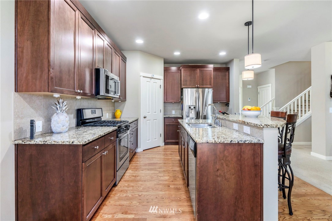 4800 Northeast 3rd Place Renton, WA 98059 - Photo 5 of 21