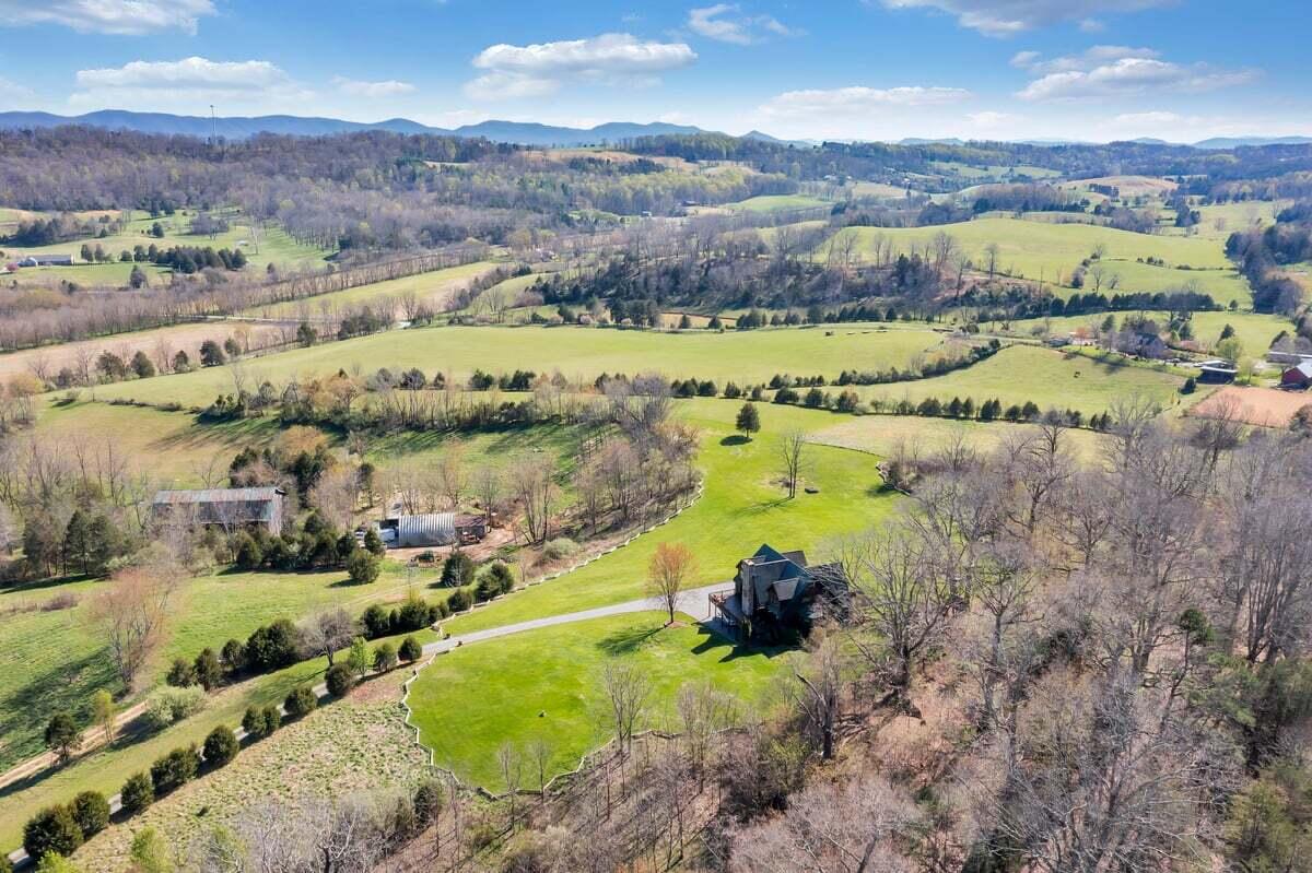 621 Spreading Spring Road Buchanan, VA 24066 - Photo 7 of 100 DJI_0295