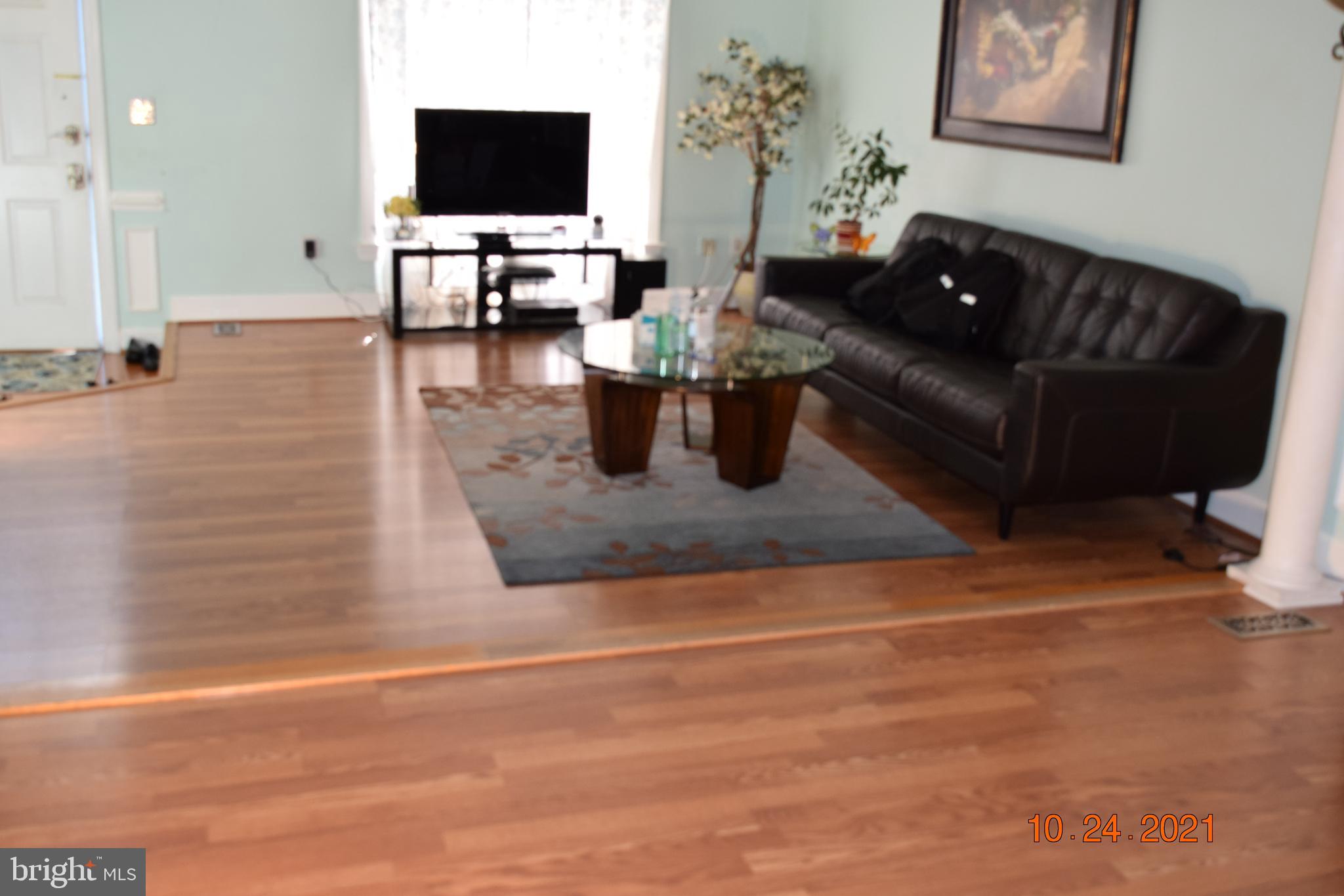 6352 Pendleton Place Centreville, VA 20121 - Photo 2 of 33