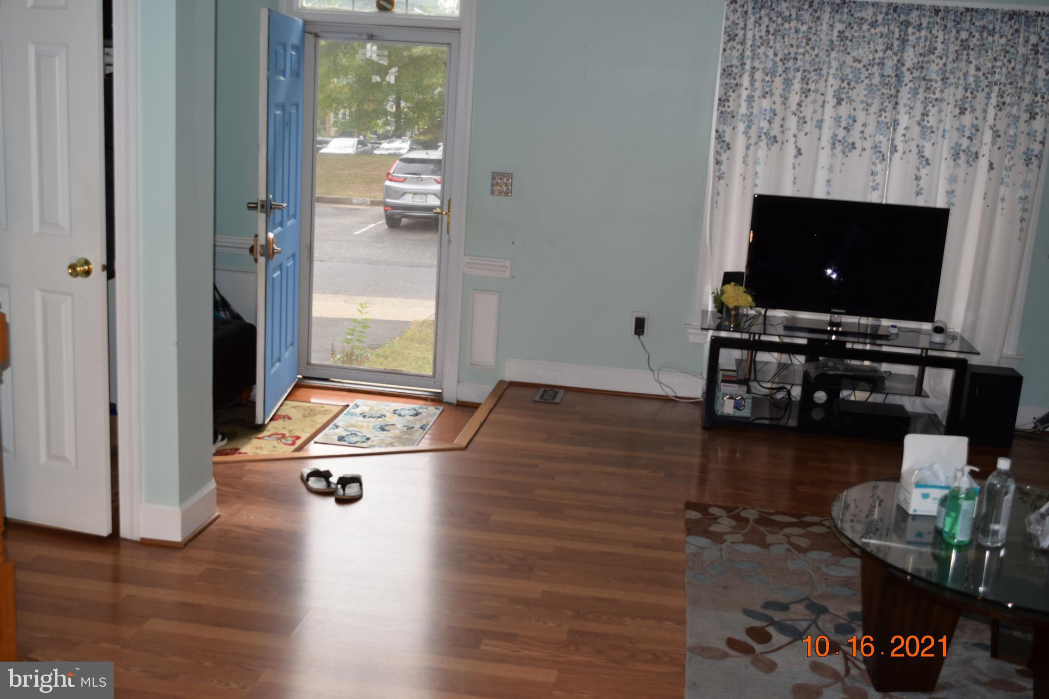 6352 Pendleton Place Centreville, VA 20121 - Photo 3 of 33