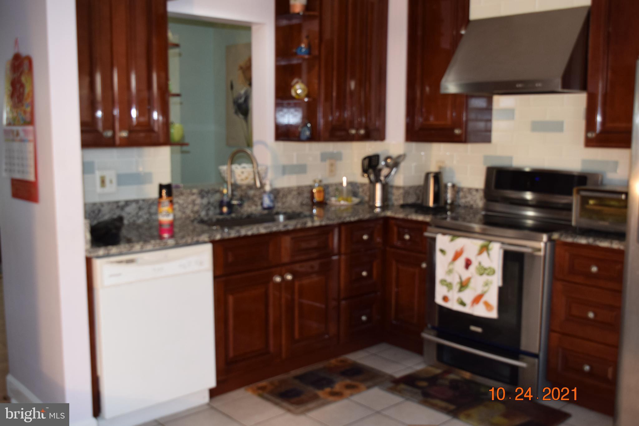6352 Pendleton Place Centreville, VA 20121 - Photo 4 of 33