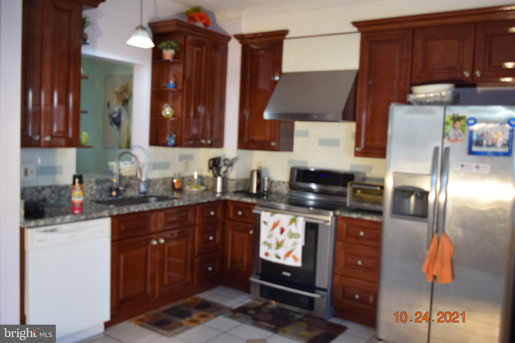 6352 Pendleton Place Centreville, VA 20121 - Photo 5 of 33