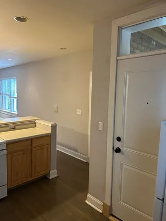 $1,725 | 5440 North Campbell Avenue, Unit 2R, Chicago, IL 60625