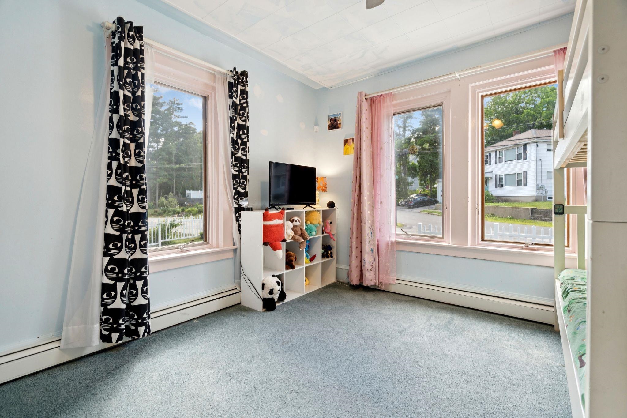 123 Smyth Road Manchester, NH 03104 - Photo 26 of 45
