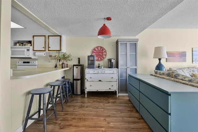 a en suite bathroom with a sink and a mirror