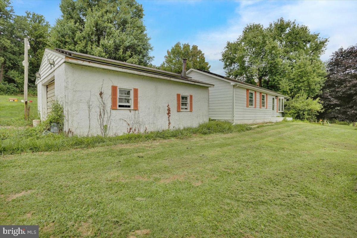 996 Valley Road Quarryville, PA 17566 - Photo 3 of 31 Gallery Image 3