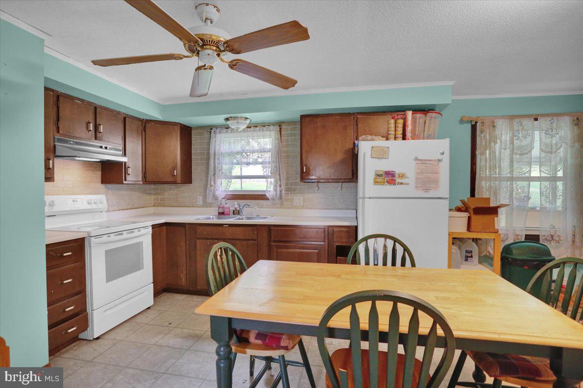 996 Valley Road Quarryville, PA 17566 - Photo 9 of 31 Gallery Image 9