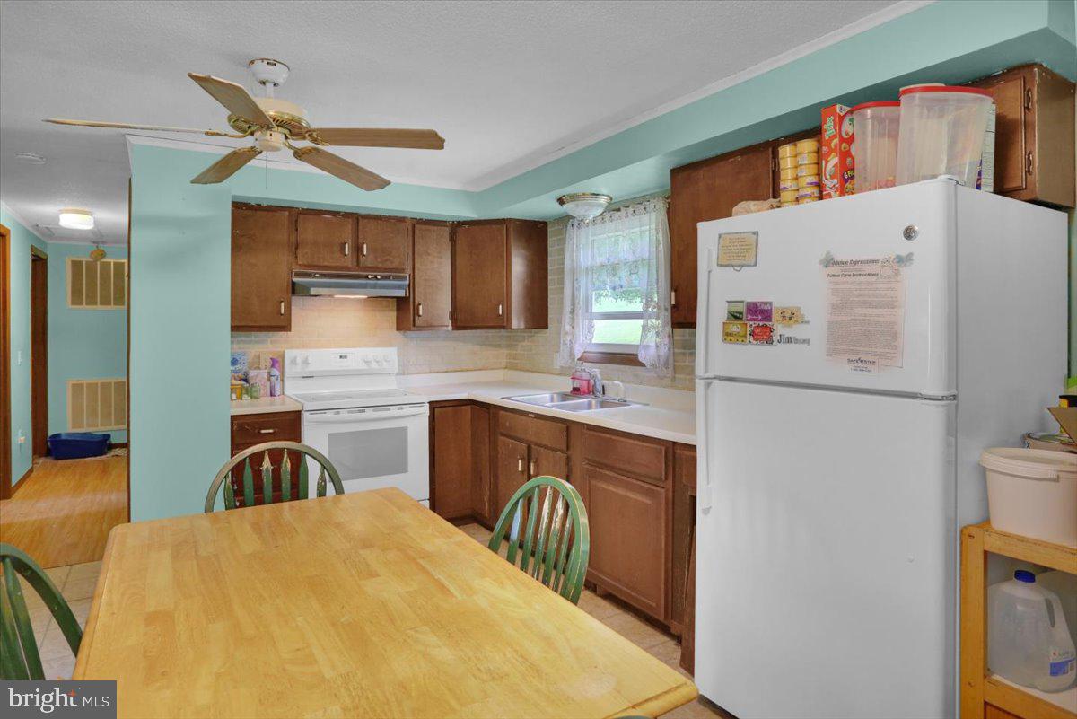 996 Valley Road Quarryville, PA 17566 - Photo 10 of 31 Gallery Image 10
