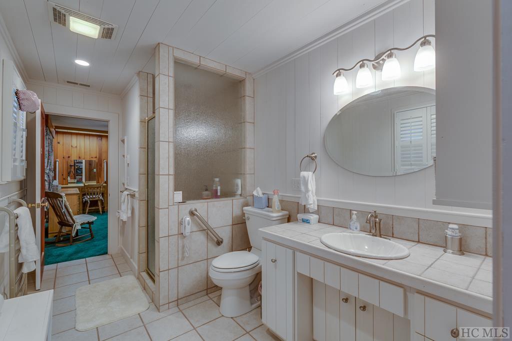 94 Cobb Road Highlands, NC 28741 - Photo 15 of 39 Gallery Image 15