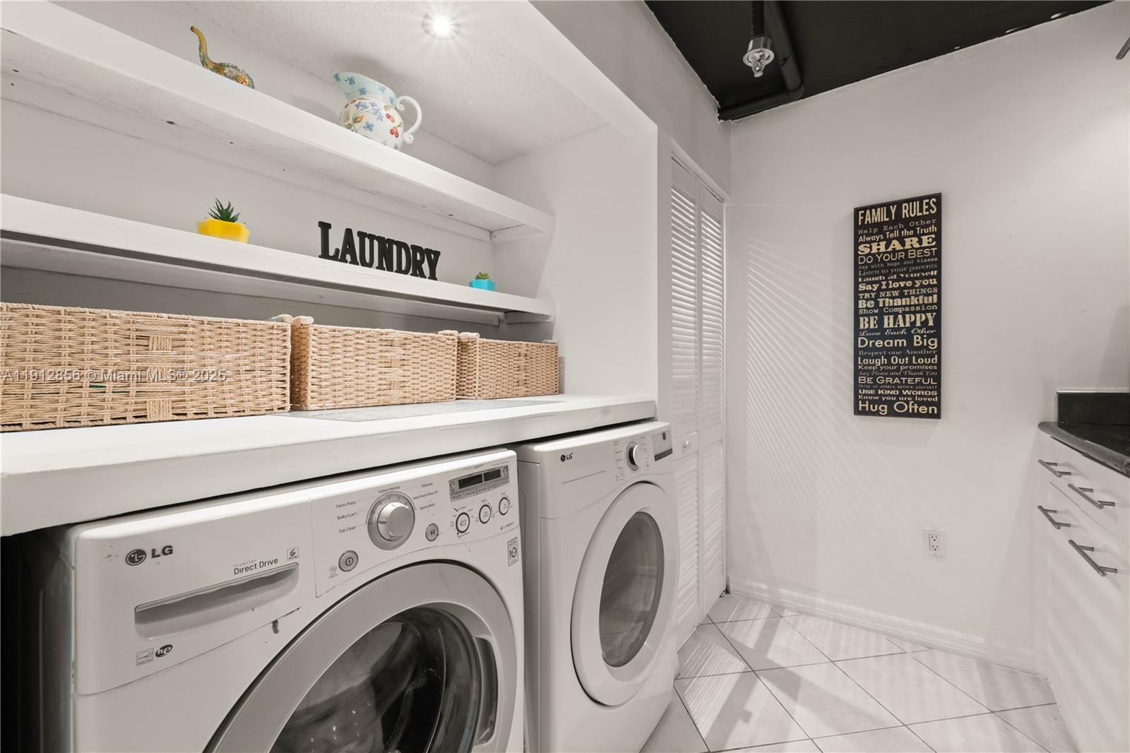 540 Brickell Key Drive, Unit 1406 Miami, FL 33131 - Photo 21 of 37