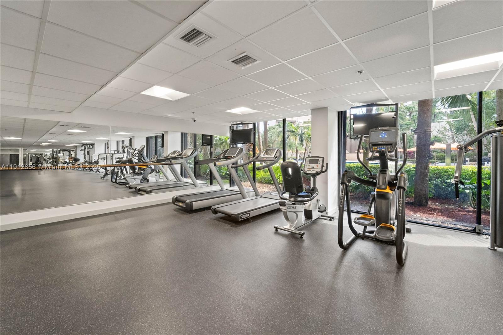 540 Brickell Key Drive, Unit 1406 Miami, FL 33131 - Photo 27 of 37