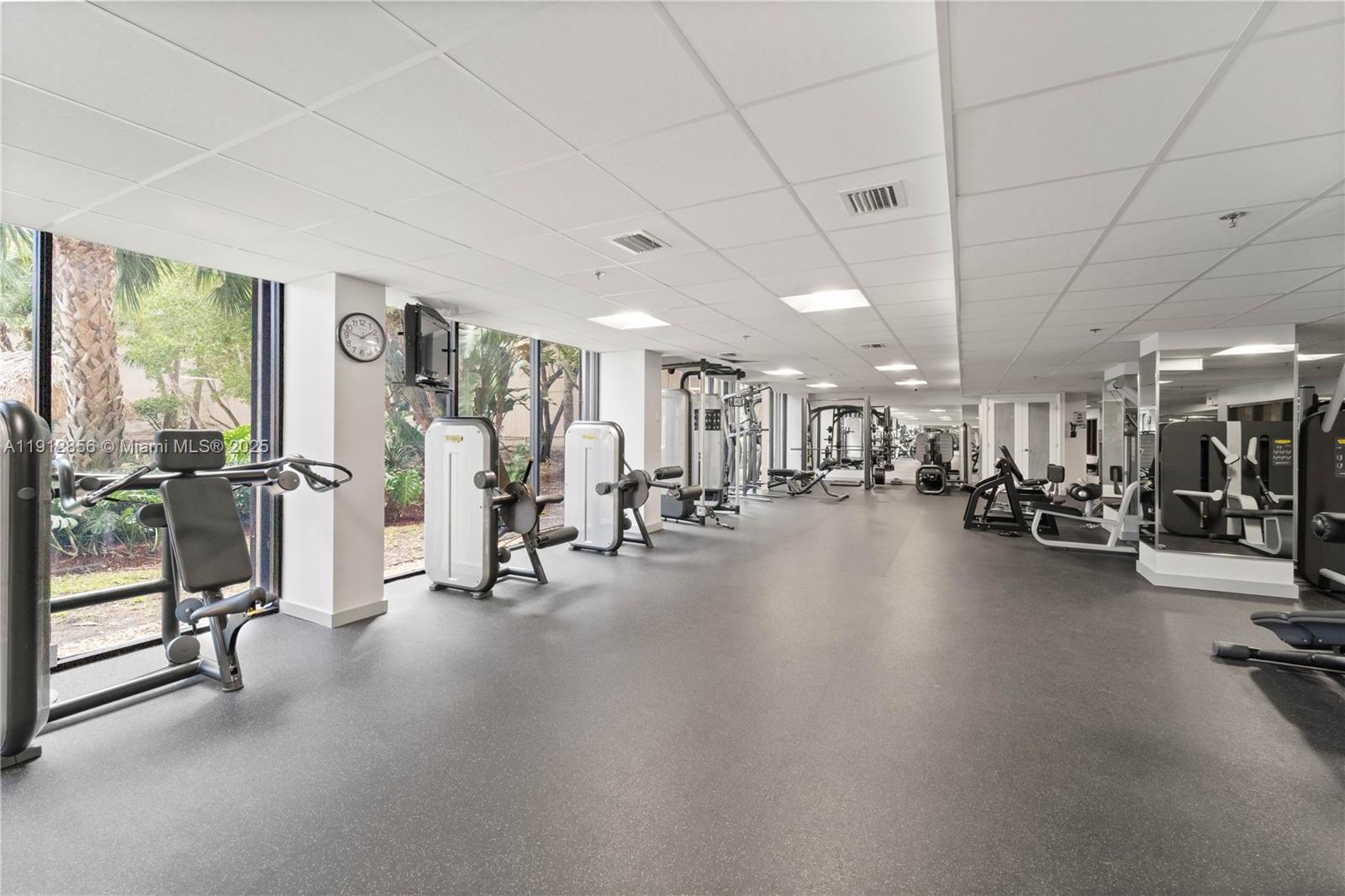 540 Brickell Key Drive, Unit 1406 Miami, FL 33131 - Photo 31 of 37