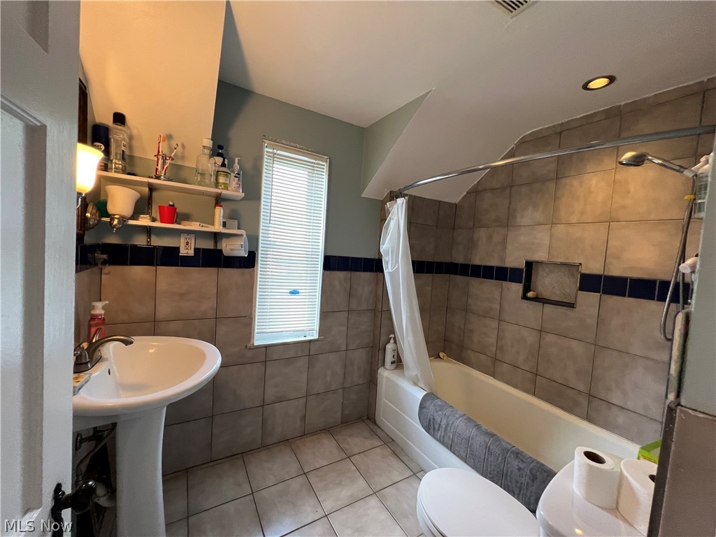 3844 Bendemeer Road Cleveland, OH 44118 - Photo 11 of 14 Gallery Image 11