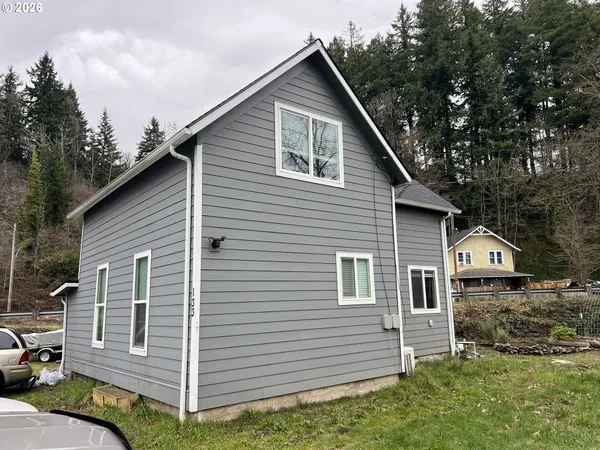 $1,130,000 | 133 Northwest Alder Street, Mill City, OR 97360