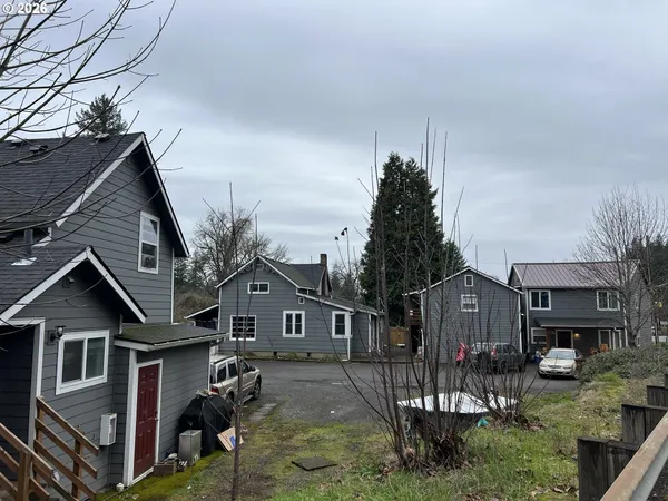 $1,130,000 | 133 Northwest Alder Street, Mill City, OR 97360