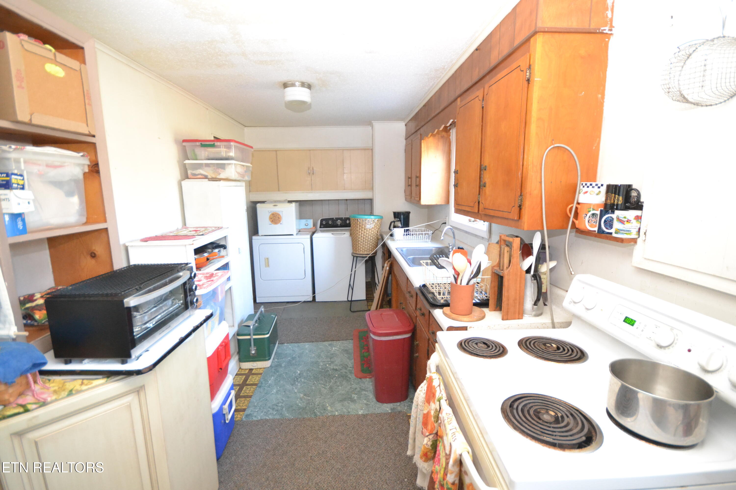 1894 Paint Rock Valley Road Philadelphia, TN 37846 - Photo 8 of 21 Kitchen
