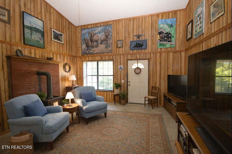 1894 Paint Rock Valley Road Philadelphia, TN 37846 - Photo 10 of 22 Living Room AI Enhanced