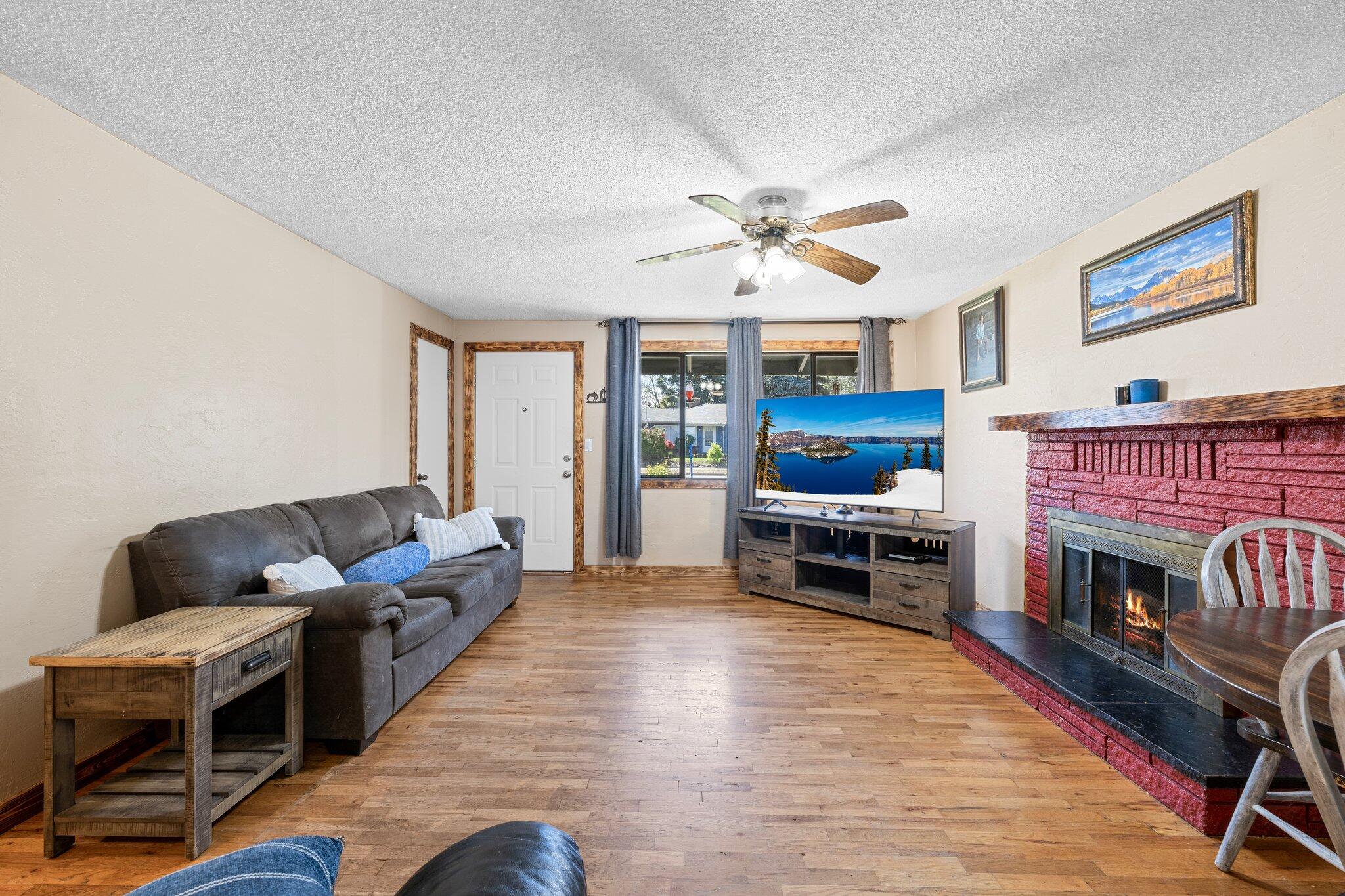 1857 Roberts Road Medford, OR 97504 - Photo 4 of 22 4