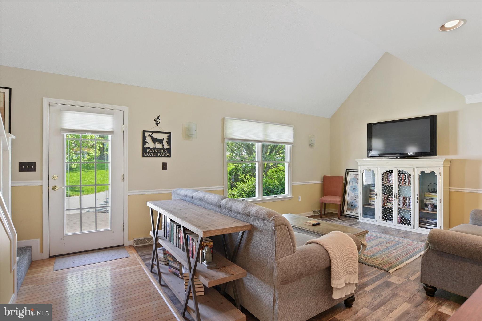 435 Bernheisel Bridge Road Carlisle, PA 17015 - Photo 3 of 40
