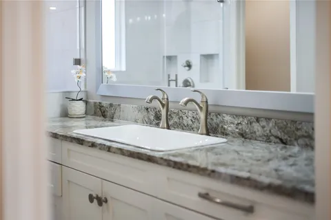 $939,000 | 6905 Treaty Oak Circle, Austin, TX 78749