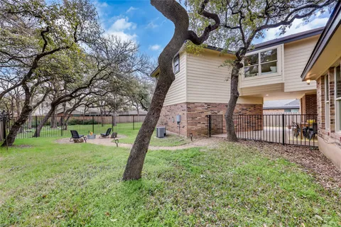 $939,000 | 6905 Treaty Oak Circle, Austin, TX 78749