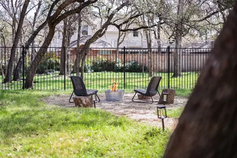 $939,000 | 6905 Treaty Oak Circle, Austin, TX 78749
