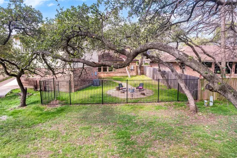 $939,000 | 6905 Treaty Oak Circle, Austin, TX 78749