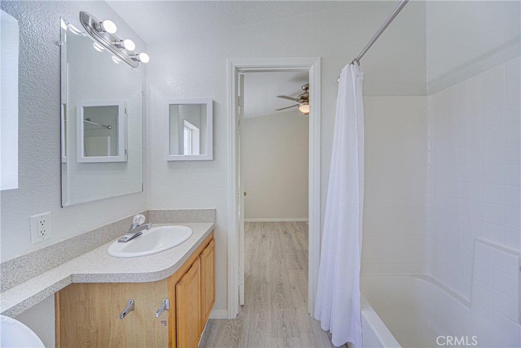 39911 Green Meadow Road Temecula, CA 92592 - Photo 64 of 75 jack and jill bathroom