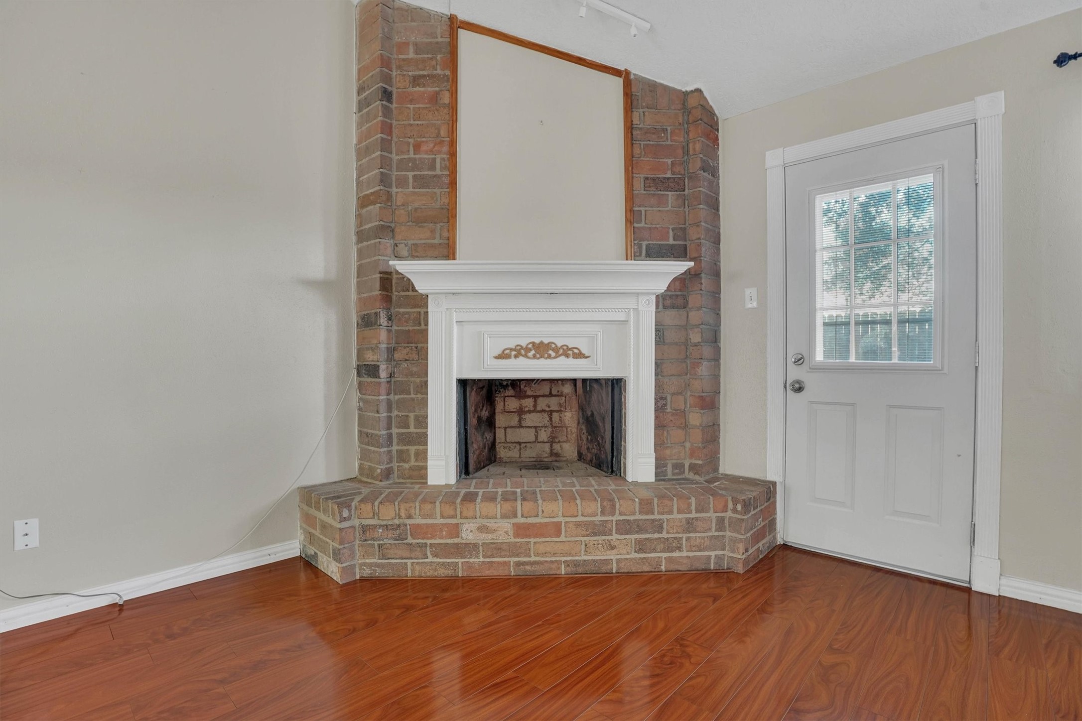 2310 Keyhole Lane Houston, TX 77084 - Photo 15 of 40 a living room with a fireplace