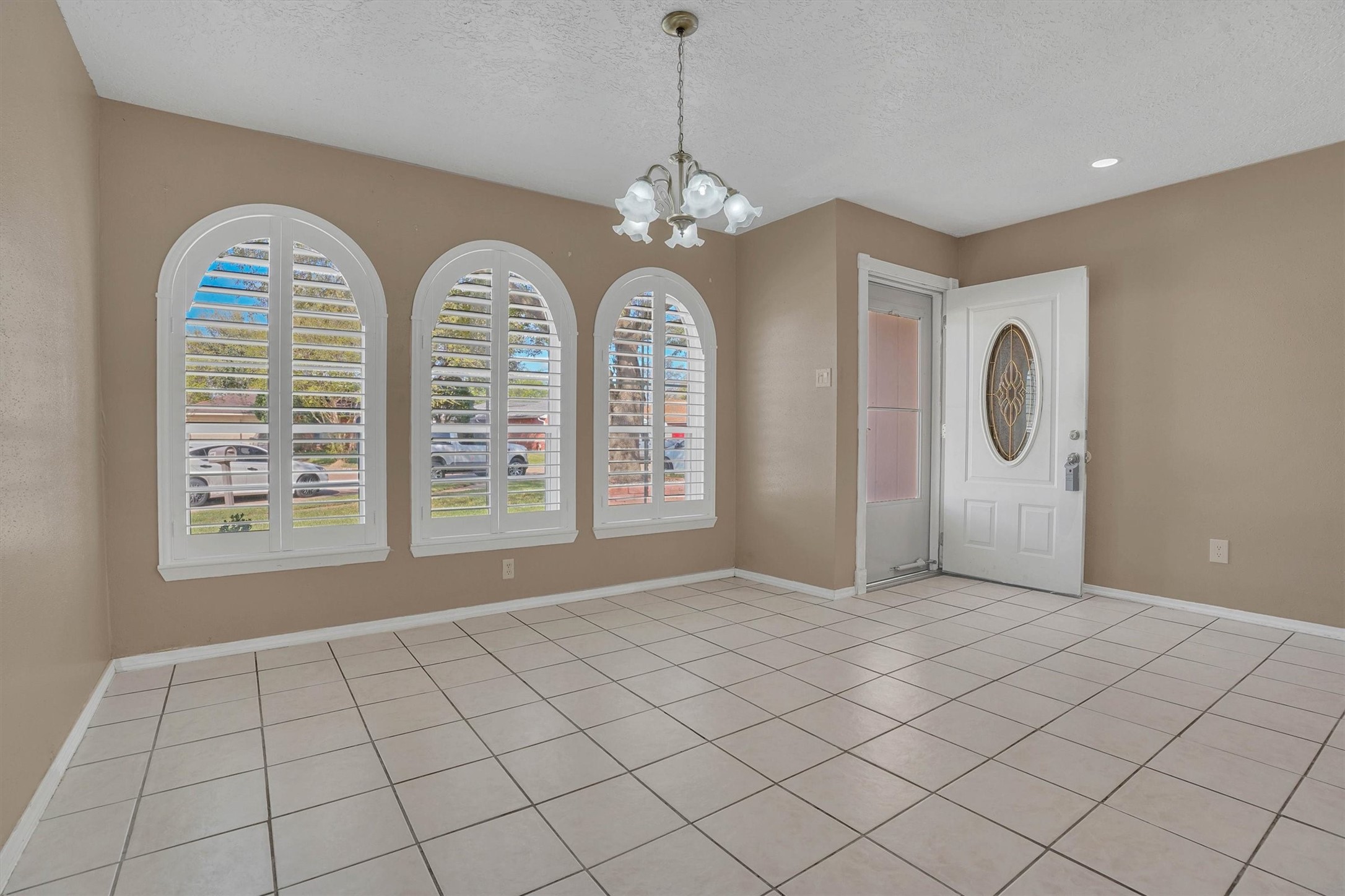 2310 Keyhole Lane Houston, TX 77084 - Photo 7 of 40 a view of an empty room with window