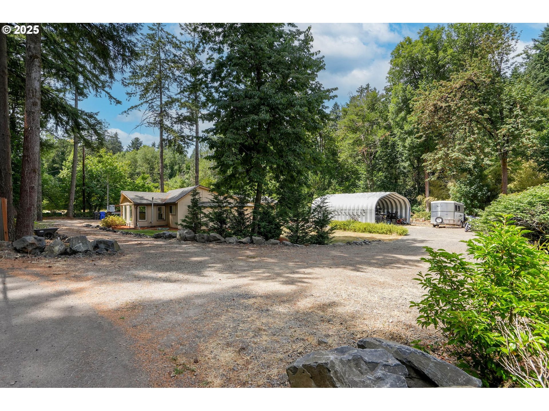 241 Rees Hill Road Southeast Salem, OR 97306 - Photo 26 of 40 a view of a outdoor space and a yard