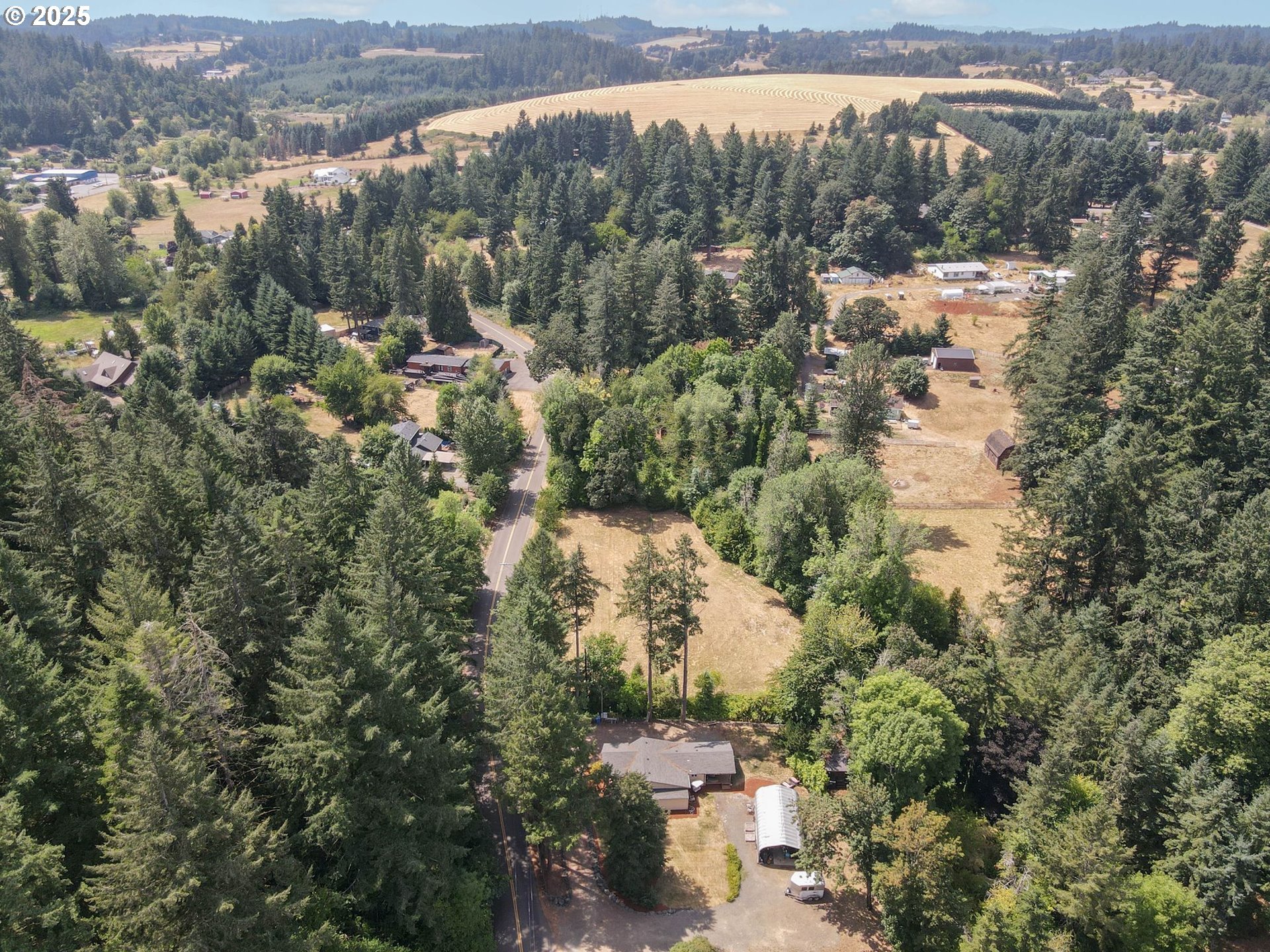 241 Rees Hill Road Southeast Salem, OR 97306 - Photo 4 of 40 a view of a city