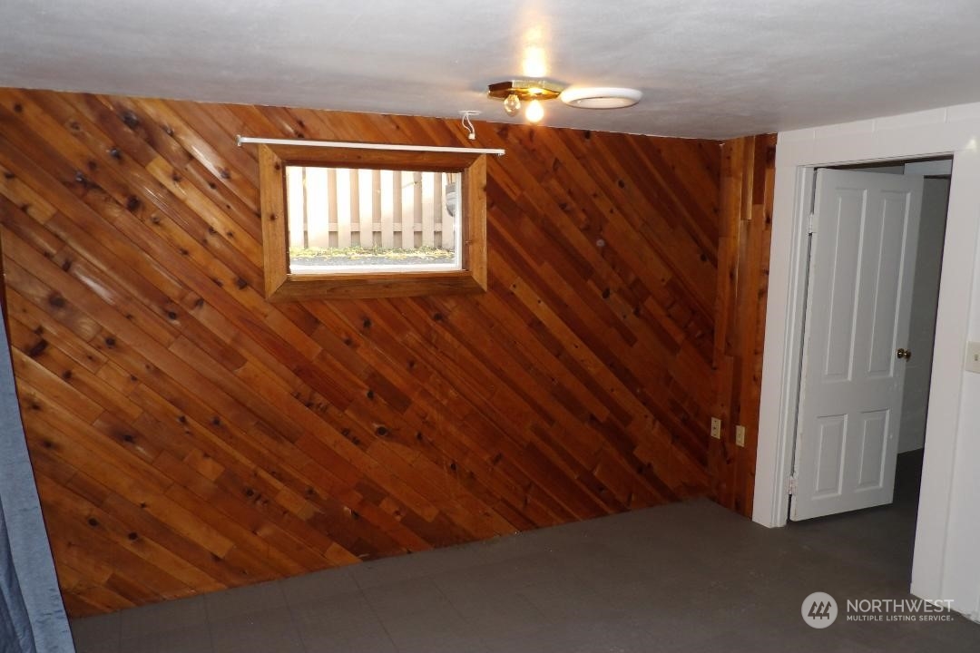 2733 McLeod Road Bellingham, WA 98225 - Photo 8 of 12 Gallery Image 8