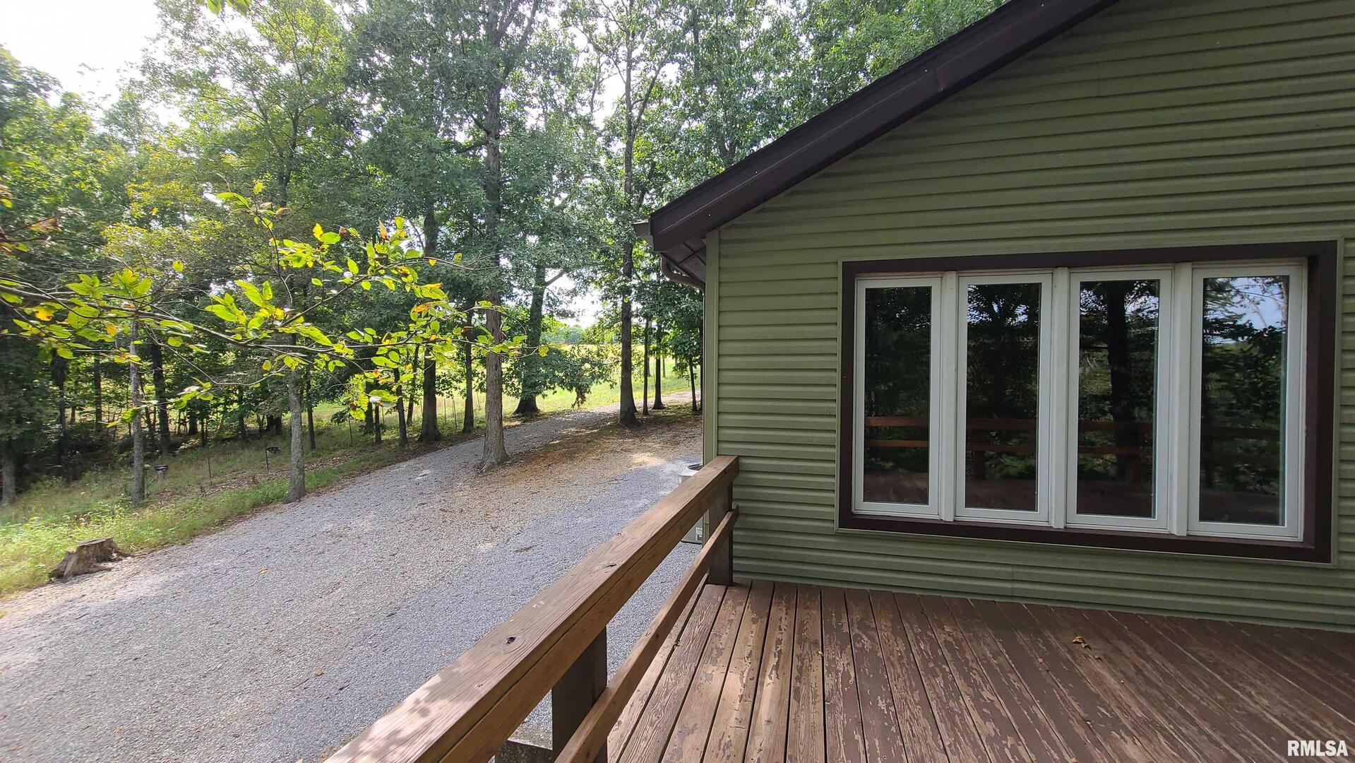98 Bynum Road Stonefort, IL 62972 - Photo 11 of 47