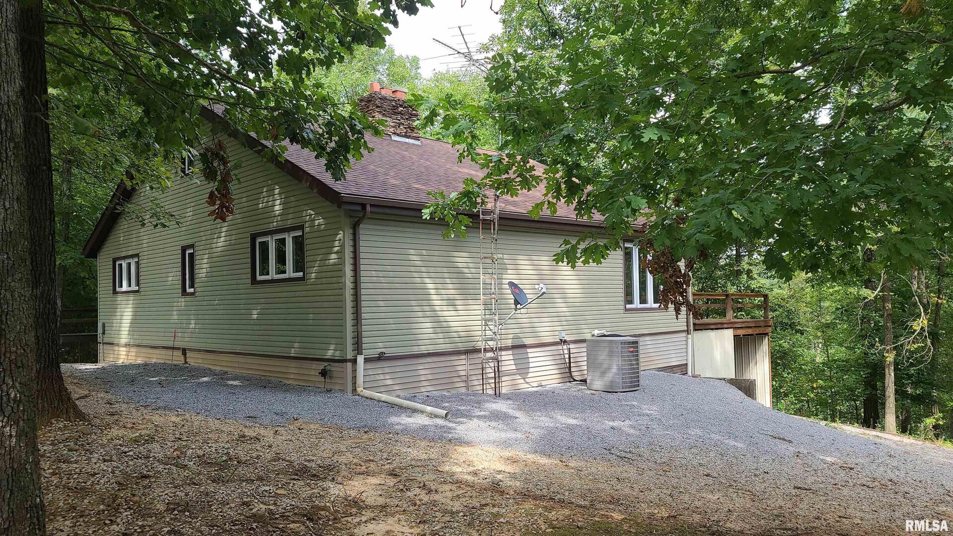 98 Bynum Road Stonefort, IL 62972 - Photo 8 of 47