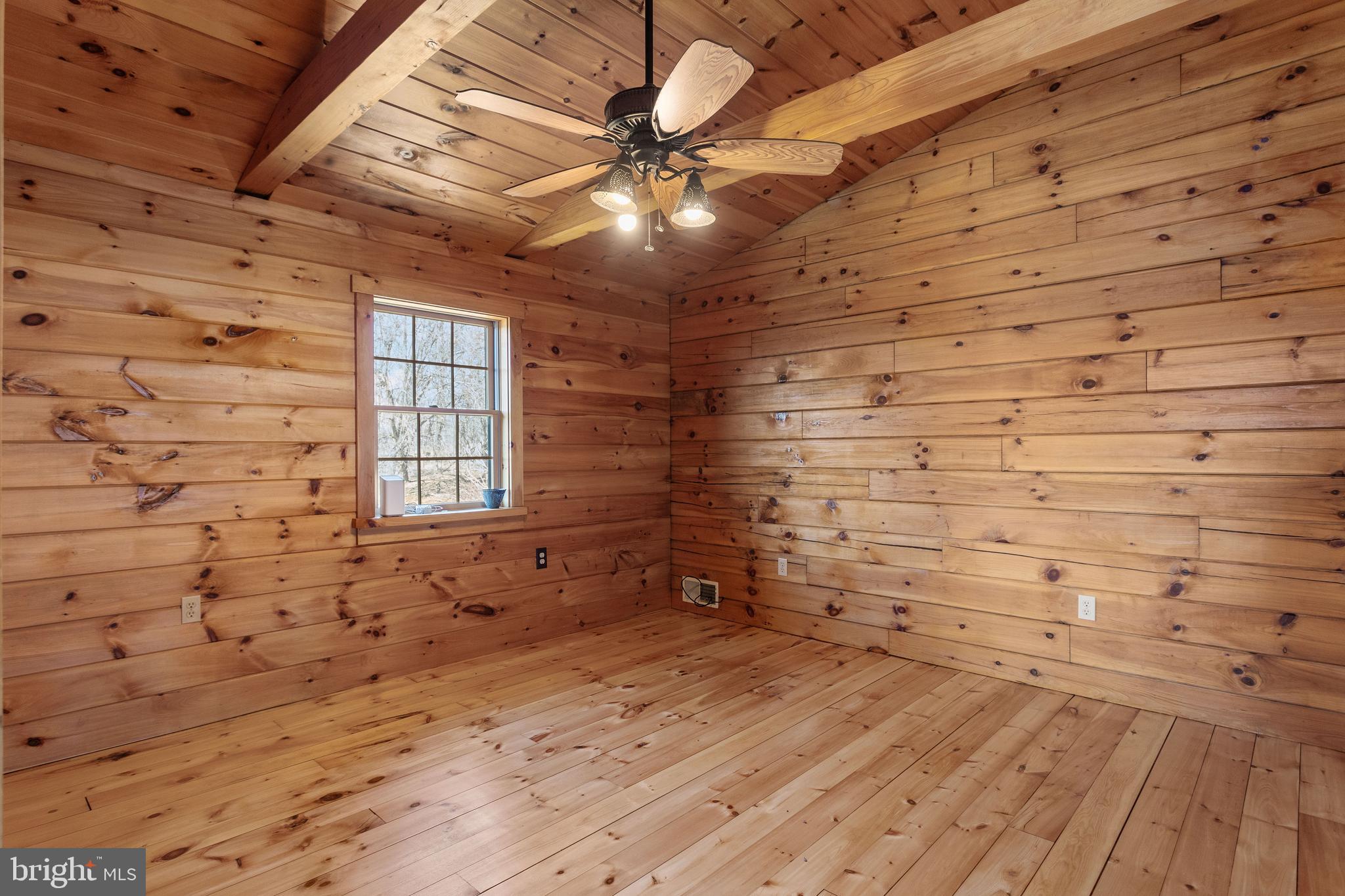 1336 Knoxlyn-Orrtanna Road Orrtanna, PA 17353 - Photo 20 of 37 Loft