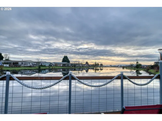 a view of an outdoor space and city view