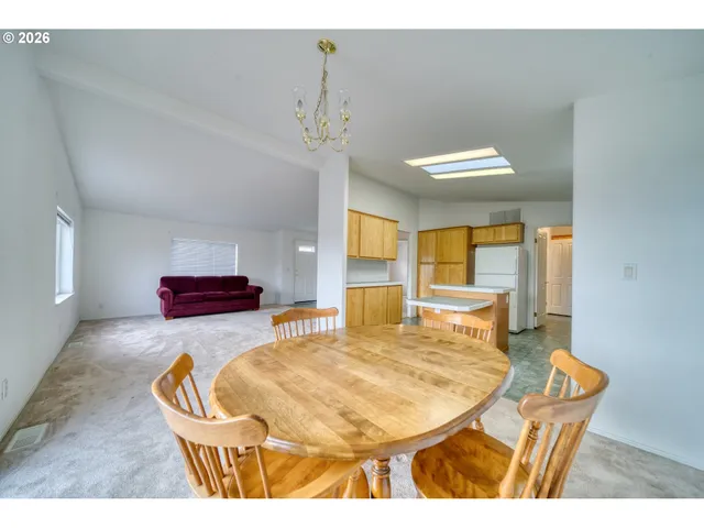 a view of livingroom with furniture