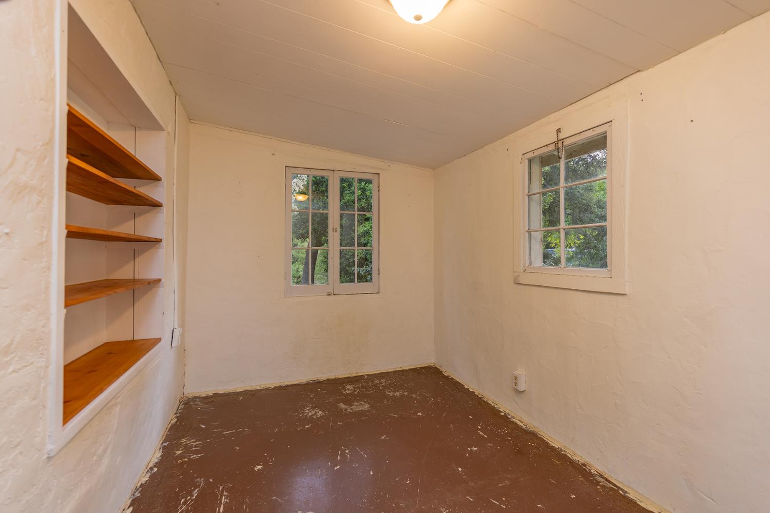 11954 Sulphur Mountain Road Ojai, CA 93023 - Photo 33 of 41 an empty room with windows