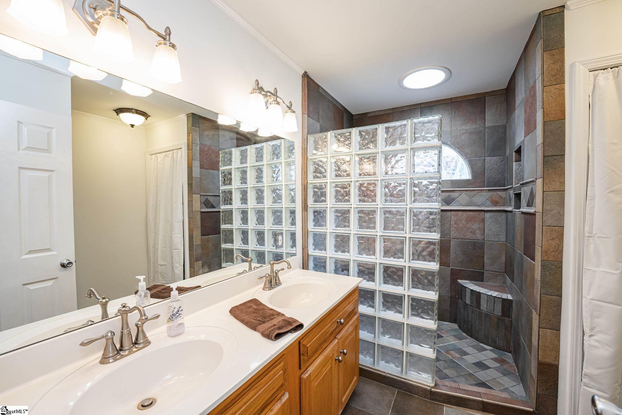 400 Spring Lake Loop Simpsonville, SC 29681 - Photo 21 of 31 Gallery Image 21