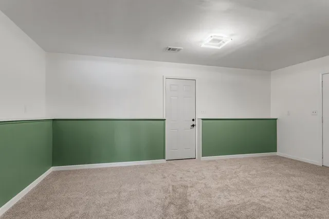 $169,900 | 2175 North Summit Avenue, Decatur, IL 62526