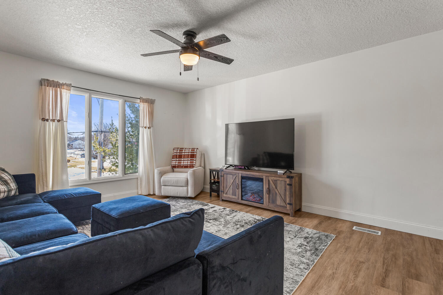 2175 North Summit Avenue Decatur, IL 62526 - Photo 5 of 40