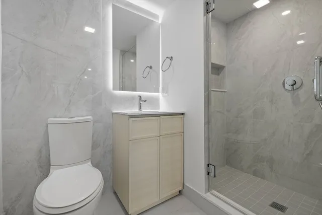 $1,049,999 | 1243 Beacon Street, Unit 5A, Brookline, MA 02446