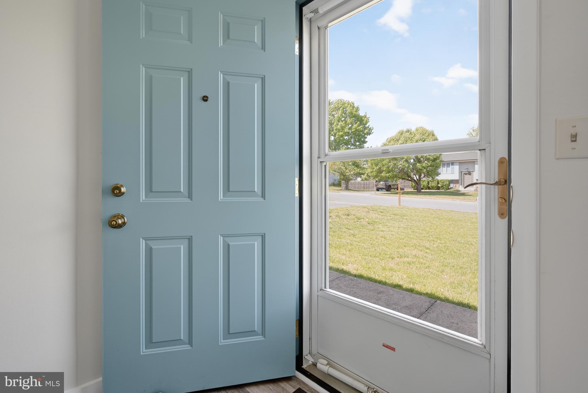 4429 Cub Run Road Chantilly, VA 20151 - Photo 5 of 56 FOYER