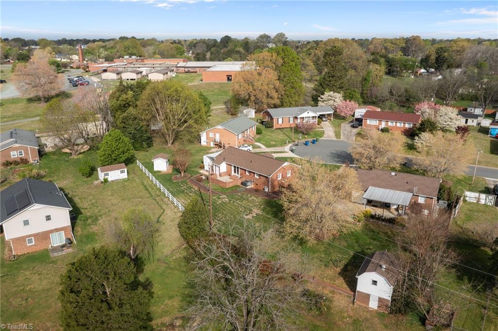 403 Eden Court Graham, NC 27253 - Photo 3 of 21
