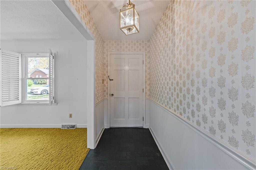 403 Eden Court Graham, NC 27253 - Photo 5 of 21