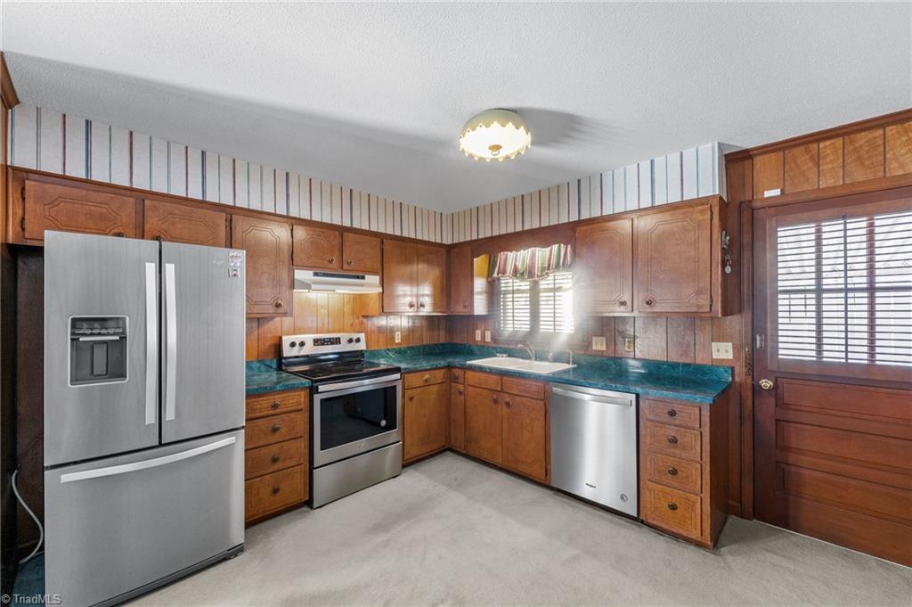 403 Eden Court Graham, NC 27253 - Photo 9 of 21